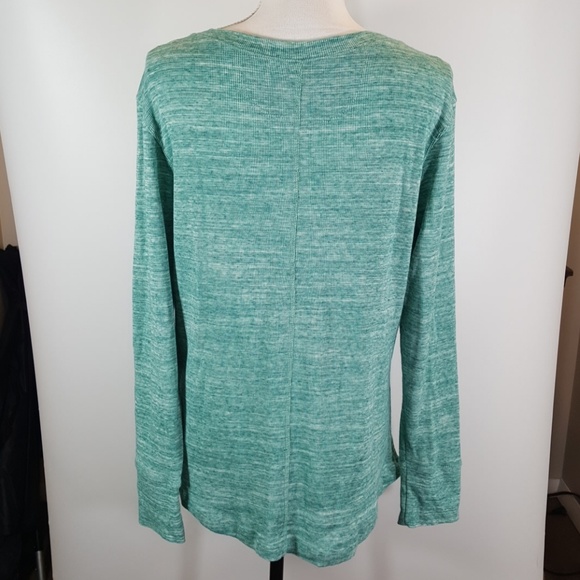 Eddie Bauer long sleeve top NWOT - Picture 2 of 3